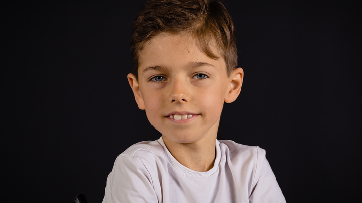 Daan loopt naar huis....